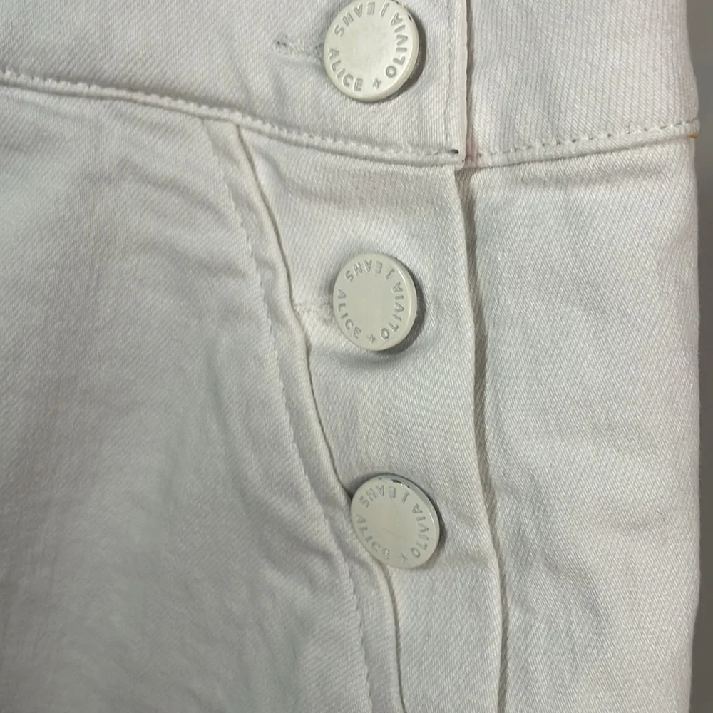Alice + Olivia White Button-Detail Mini Skirt - Picture 5 of 8